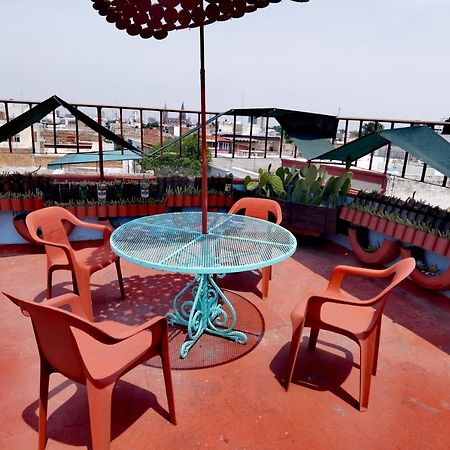 The Roof Backpackers Hotel Guadalajara Exterior photo
