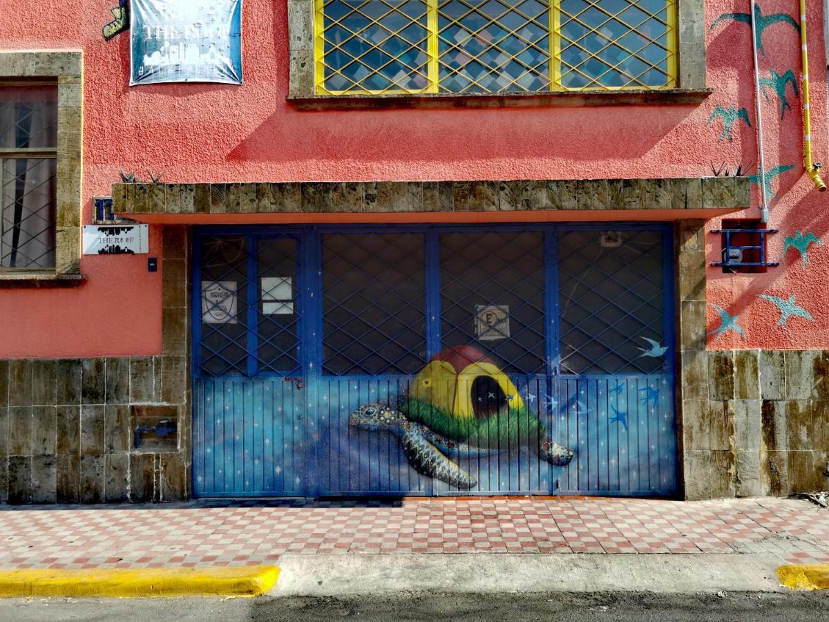 The Roof Backpackers Hotel Guadalajara Exterior photo