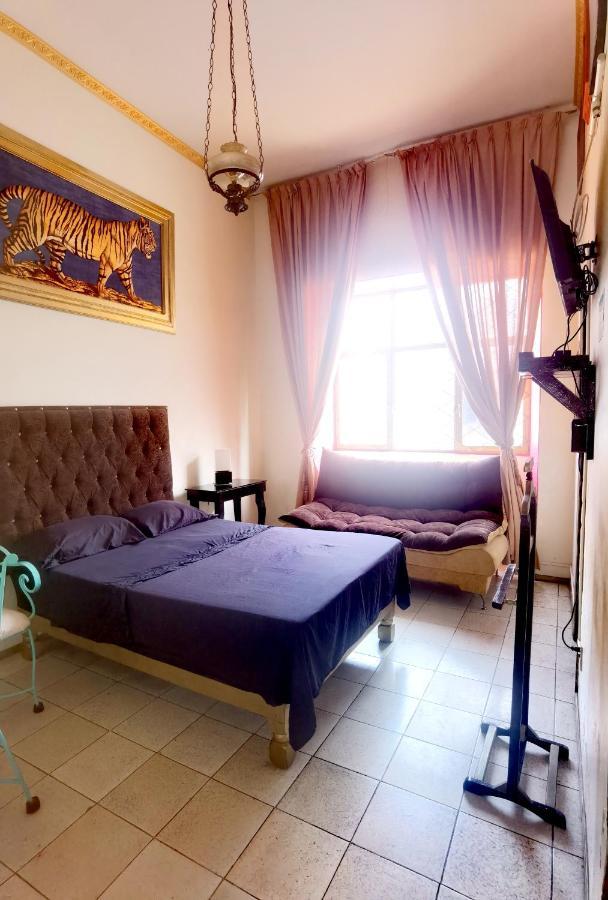 The Roof Backpackers Hotel Guadalajara Exterior photo