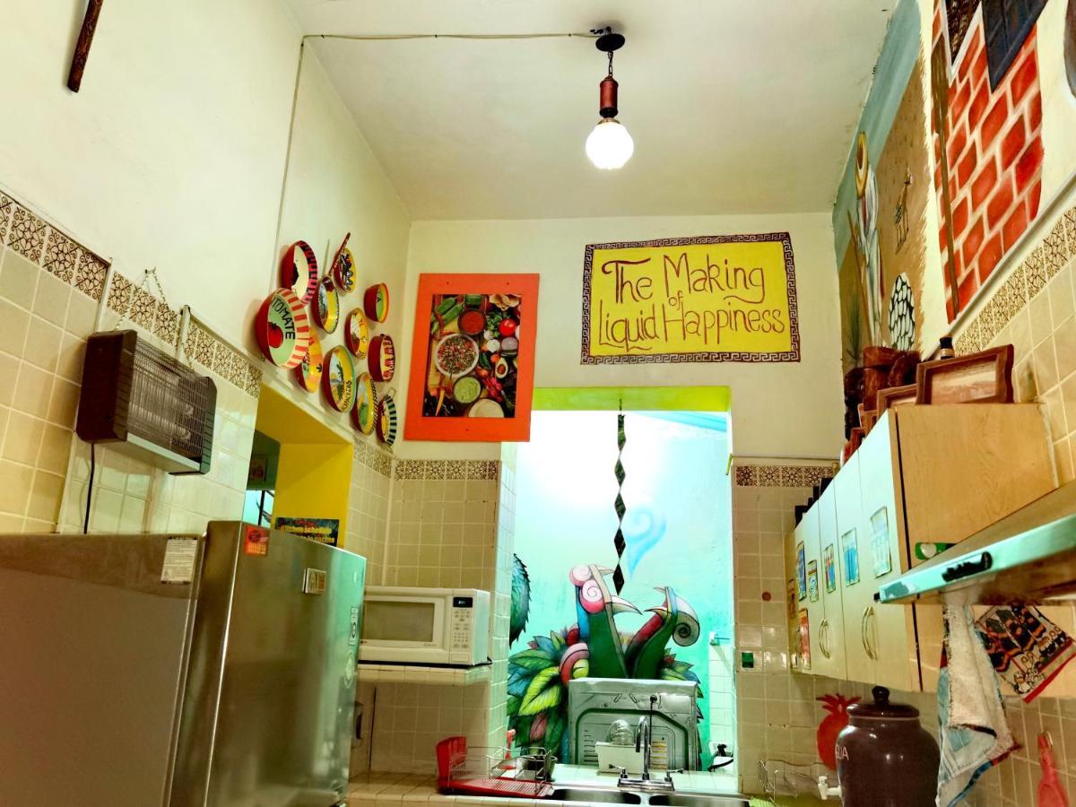 The Roof Backpackers Hotel Guadalajara Exterior photo