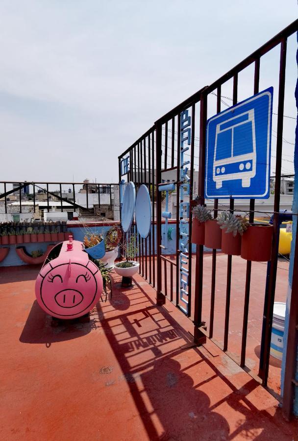 The Roof Backpackers Hotel Guadalajara Exterior photo