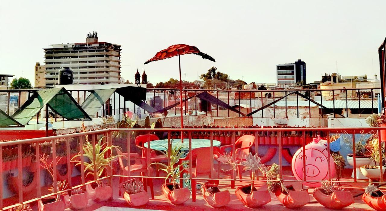 The Roof Backpackers Hotel Guadalajara Exterior photo