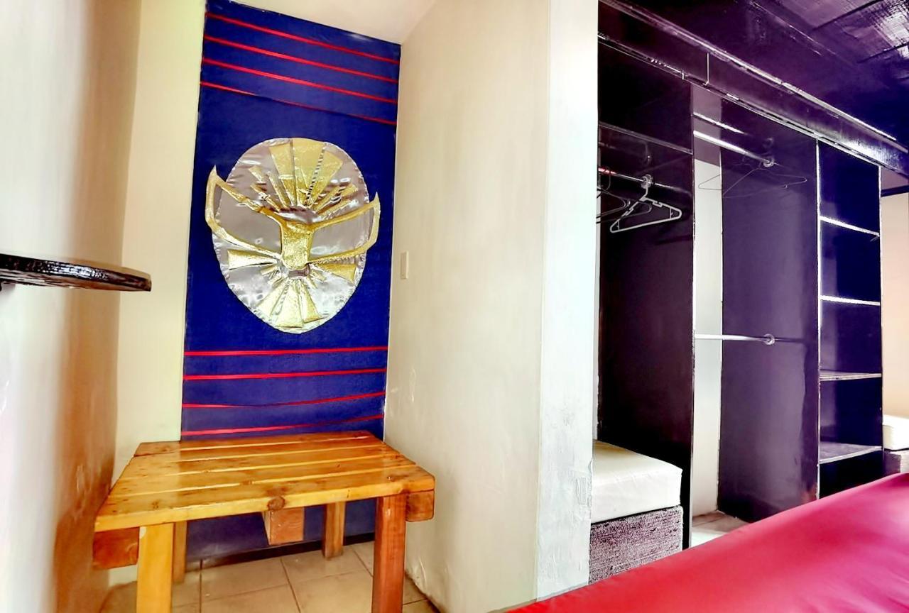 The Roof Backpackers Hotel Guadalajara Exterior photo
