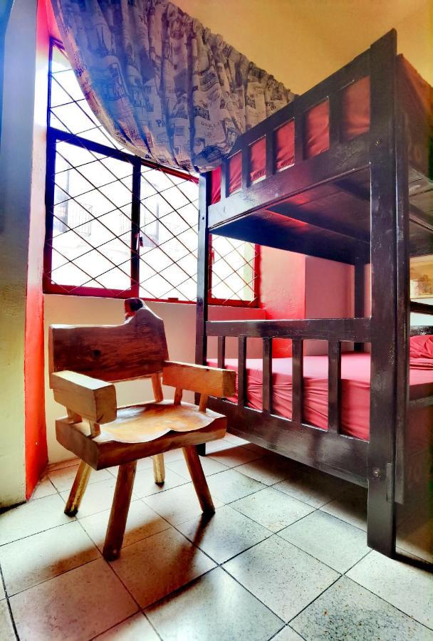The Roof Backpackers Hotel Guadalajara Exterior photo