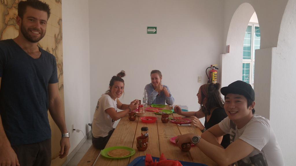 The Roof Backpackers Hotel Guadalajara Room photo